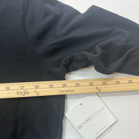 Beyond Yoga Women's Ski Weekend Black Jumpsuit Size Medium NWT - Picture 5 of 8